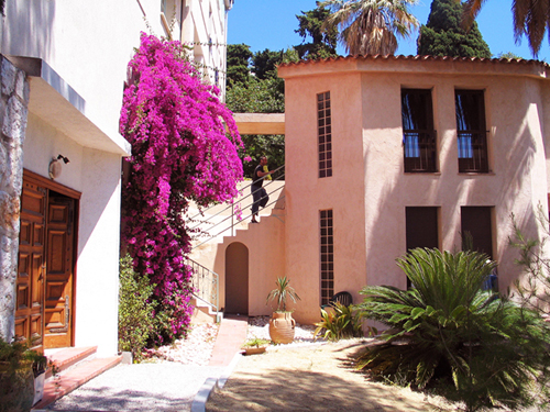 Up at the villa that is a hostel: Villa Saint Exupery, Nice reviewed