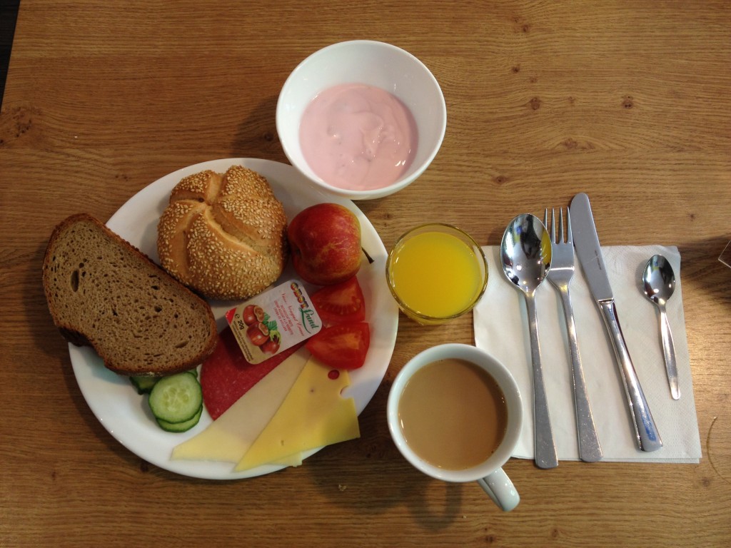 breakfast meininger hotel berlin