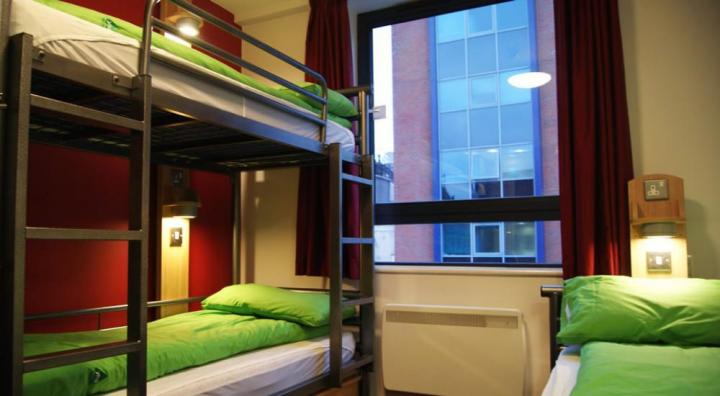 img45876-Dorm-room-at-YHA-Oxford-Street