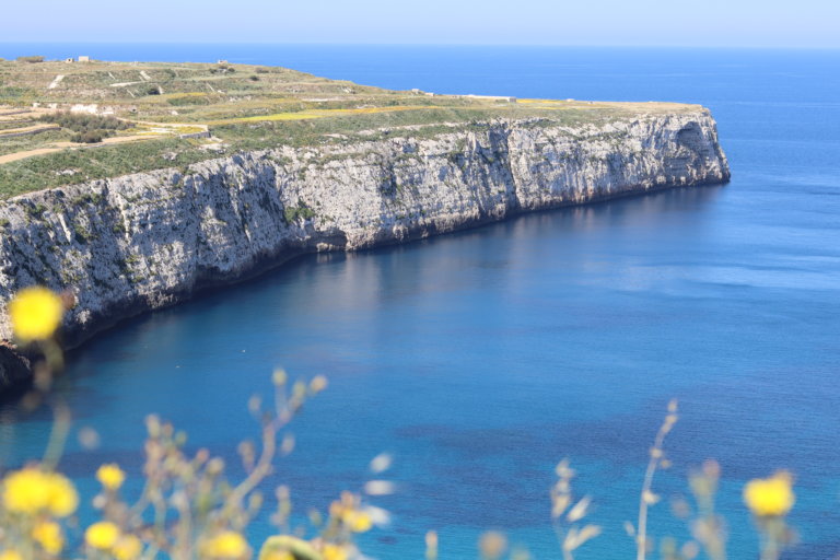 Discovering Malta, with no smartphone or guidebook