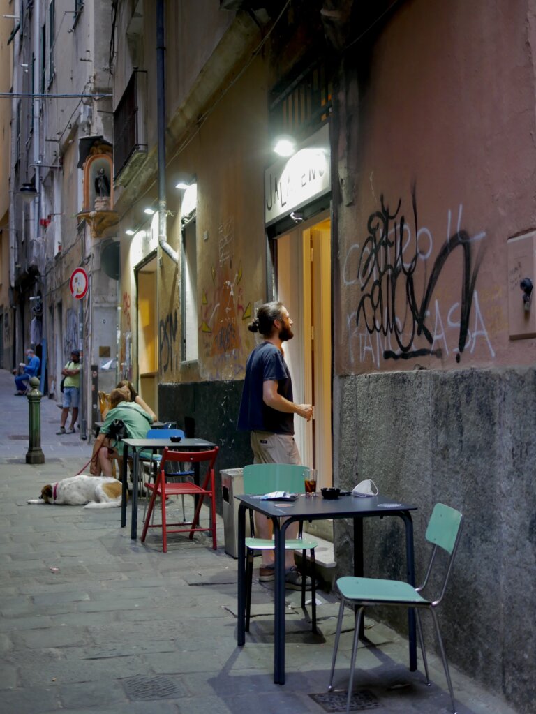 Where to eat and drink in Genoa on a budget ( from €1! )